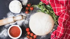 Los mejores trucos para amasar la masa de la pizza y comer rico de verdad. Los mejores trucos para amasar la masa de la pizza y comer rico de verdad.