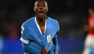 Eliminatorias: Uruguay goleó a Chile en el inicio de la era Bielsa Eliminatorias: Uruguay goleó a Chile en el inicio de la era Bielsa