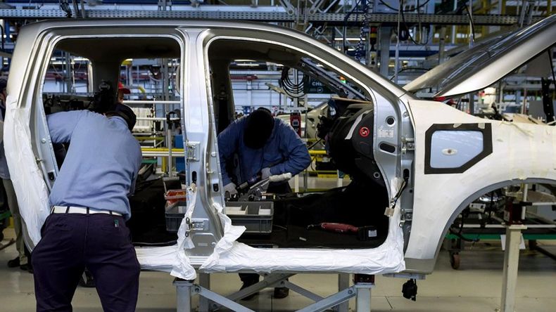INDEC: la actividad industrial cayó 1