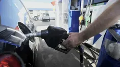 Suba del combustibles: cuánto cuesta llenar un tanque y cómo acceder a las promoción para ahorrar hasta un 50% Suba del combustibles: cuánto cuesta llenar un tanque y cómo acceder a las promoción para ahorrar hasta un 50%