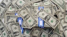 El dólar blue alcanzó un nuevo máximo nominal histórico. El dólar blue alcanzó un nuevo máximo nominal histórico.