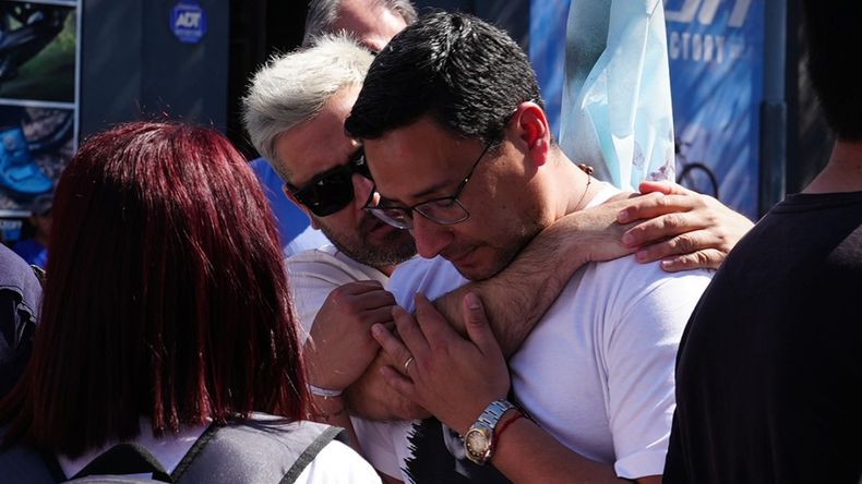 Gabriel Vega, padre de Agostina, durante la marcha en pedido de justicia. 