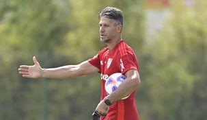 Tras la molestia muscular frente a Argentinos, Borja se entrenó a la par de sus compañeros