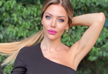 Evangelina Anderson mostró en redes sociales dos exclusivas carteras de Louis Vuitton durante su estadía en Marbella.
