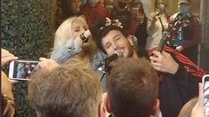 Insólito: Susana Giménez y Sebastián Yatra dieron un show en la línea H de subte Insólito: Susana Giménez y Sebastián Yatra dieron un show en la línea H de subte