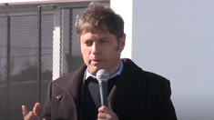 Kicillof anunció un aumento del 24% para los estatales bonaerenses.