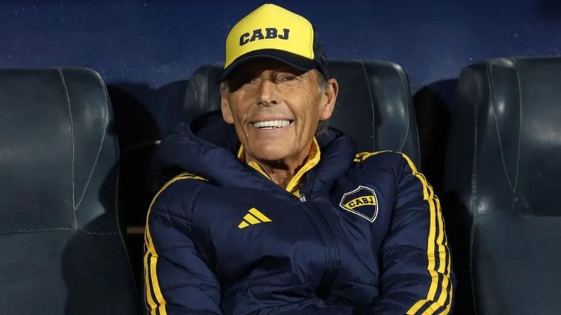El club lanzó una camiseta al cielo en homenaje a Miguel Ángel Russo tras su muerte.