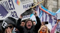 Encuestas evalúan el impacto de las medidas económicas en la imagen del presidente Javier MIlei.&nbsp;