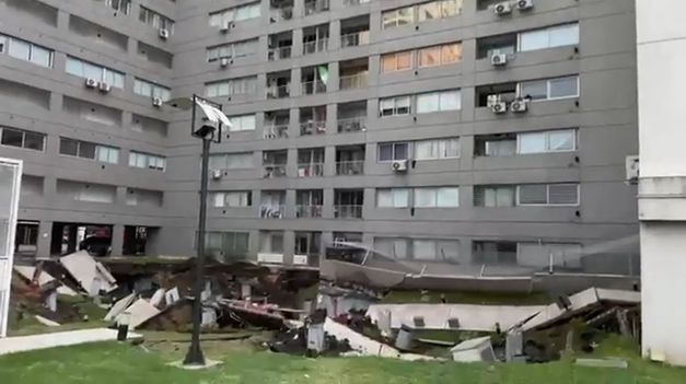 Derrumbe en el complejo habitacional Estación Buenos Aires en Parque Patricios.