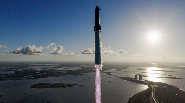 Space X lanzó con éxito el undécimo vuelo del megacohete Starship con el objetivo Marte y la Luna