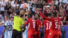 Roja para Embolo.