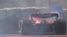 Leclerc pudo salir por sus propios medios de su Ferrari y se encuentra bien. Leclerc pudo salir por sus propios medios de su Ferrari y se encuentra bien.