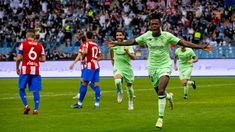 Nico Williams festeja el gol de la victoria para Athletic Bilbao.