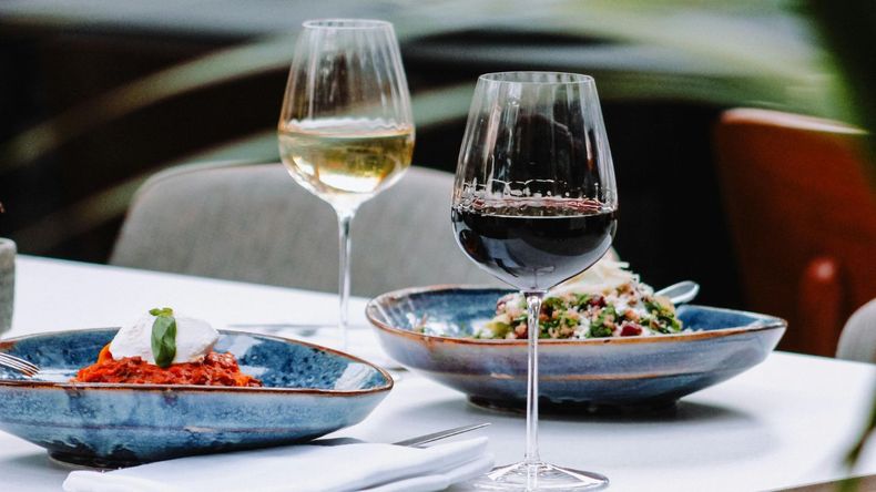 Las mejores combinaciones de vino según el tipo de carne que comas