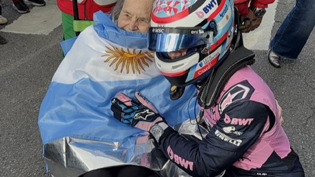 La emoción de Franco Colapinto por la presencia de su abuela Rosa en su exhibición: 