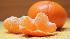 El problema común que enfrentamos al comer mandarinas. El problema común que enfrentamos al comer mandarinas.