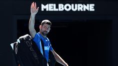 Novak Djokovic abandonó en semifinales de Australian Open. Novak Djokovic abandonó en semifinales de Australian Open.