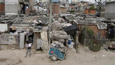 Datos del INDEC: criar un hijo supera el ingreso de las familias pobres Datos del INDEC: criar un hijo supera el ingreso de las familias pobres