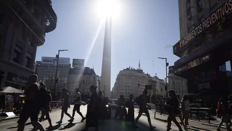 &nbsp;Continúan las jornadas calurosas y se esperan lluvias para el fin de semana largo.