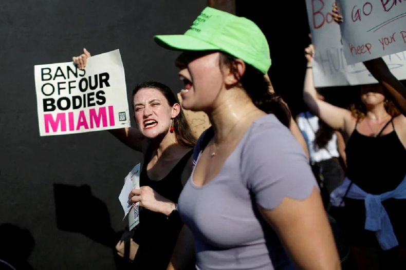 Juez le prohibe abotar a una joven de 16 años por considerar que no está preparada.