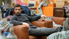 El Clandestino, la serie italiana tan esperada ya se encuentra en Netflix y está haciendo furor. El Clandestino, la serie italiana tan esperada ya se encuentra en Netflix y está haciendo furor.