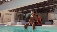 Oriana Sabatini y Paulo Dybala comparten su hogar con sus mascotas, en medio de un parque arbolado. Oriana Sabatini y Paulo Dybala comparten su hogar con sus mascotas, en medio de un parque arbolado.