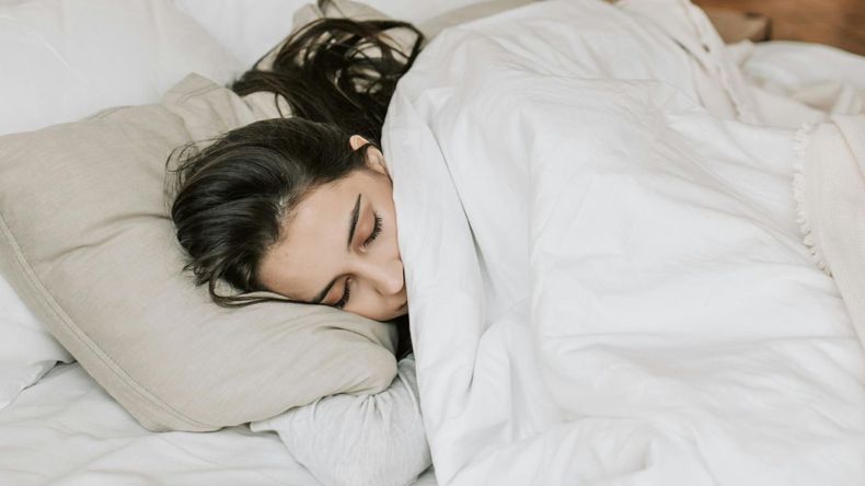 Existe un truco casero muy simple que puede ayudarte a levantarte con energía