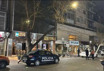 El hotel en el que se alojaba la mujer que murió tras caer desde la habitación 502, en Mendoza.