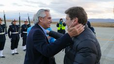 Alberto Fernández fue recibido por el gobernador de Tierra del Fuego, Gustavo Melella.