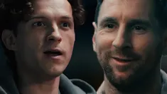 Tom Holland y Lionel Messi en una publicidad de la película Spider-Man: Brand new day.