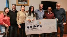 el intendente de 25 de mayo entrega $80.000 a sus empleados con hijas que cumplen 15 anos el intendente de 25 de mayo entrega $80.000 a sus empleados con hijas que cumplen 15 anos