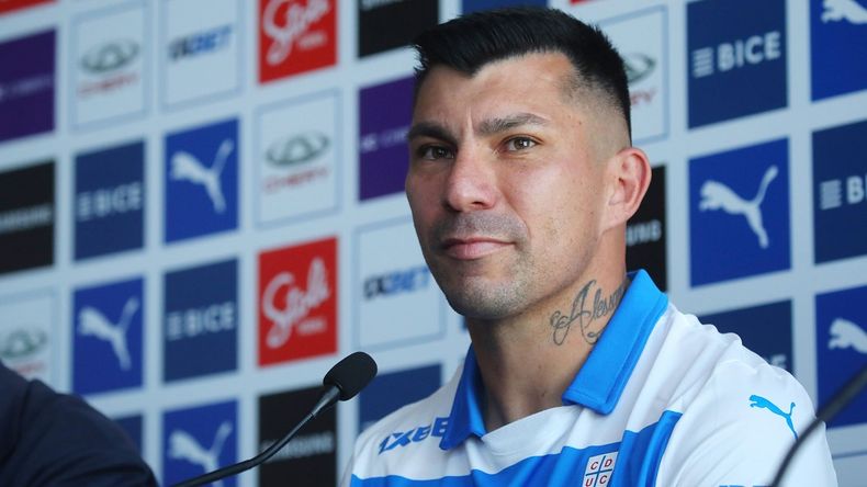 Gary Medel fue presentado como nuevo refuerzo de Universidad Católica.