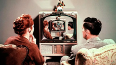 La primera película argentina que se proyectó en los cines del país fue Las Campanas de Teresa. La primera película argentina que se proyectó en los cines del país fue Las Campanas de Teresa.