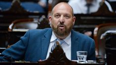 Carlos DAlessandro aseguró que está dispuesto a devolver el aumento mañana.