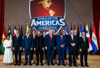 La foto oficial de la cumbre Escudo de las Américas.