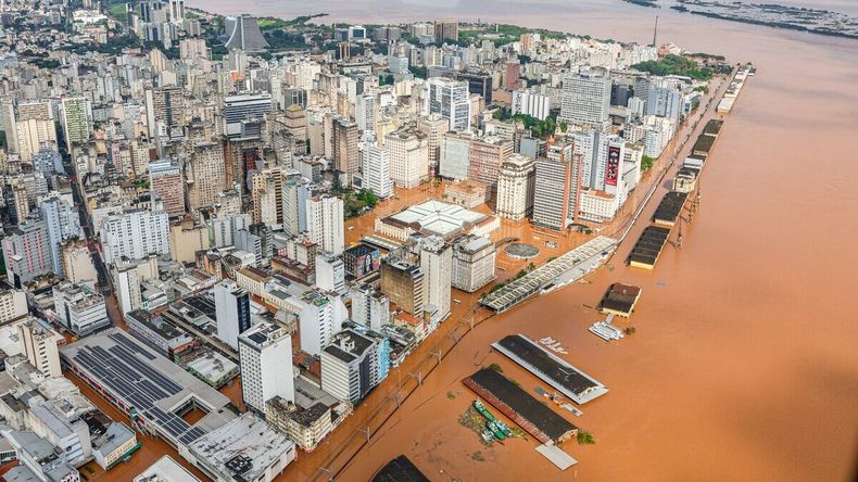 Porto Alegre, la capital de Rio Grande do Sul, sigue bajo el agua.