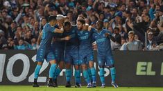 Los jugadores de la Academia festejan la gran victoria obtenida. Los jugadores de la Academia festejan la gran victoria obtenida.