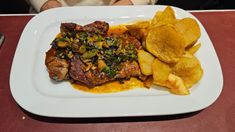 El bodegón barato de Buenos Aires con una suprema Maryland de locos. El bodegón barato de Buenos Aires con una suprema Maryland de locos.