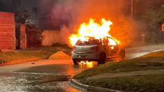 Hallaron dos cuerpos calcinados en un auto en Tortuguitas. Hallaron dos cuerpos calcinados en un auto en Tortuguitas.