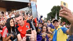 El público cordobés, enloquecido con el Superclásico. El público cordobés, enloquecido con el Superclásico.