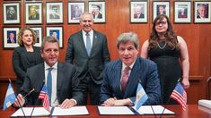 Massa junto a José W. Fernández. Massa junto a José W. Fernández.