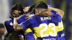 Los jugadores de Boca festejan la victoria contra Racing. Los jugadores de Boca festejan la victoria contra Racing.