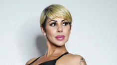 La vedette le puso punto final. La vedette le puso punto final.