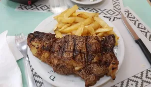 Este bodegón es un clásico del centro porteño, muy cerca de Plaza de Mayo.