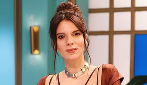 La famosa actriz oficializó su romance con Seven Kayne.