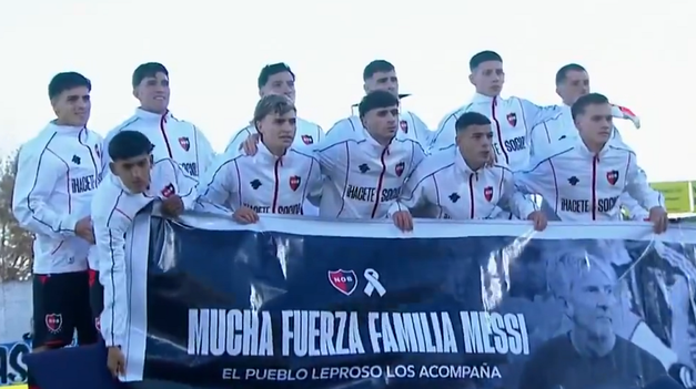 Los futbolistas de Newells respaldaron a Lionel Messi.