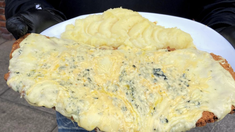 Milanesa cuatro quesos, uno de los clásicos de la parrilla Jazmín. Milanesa cuatro quesos, uno de los clásicos de la parrilla Jazmín.