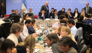 Diputados: las comisiones pausan los debates a la espera de acuerdo entre el oficialismo y bloques dialoguistas.