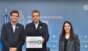 Sergio Massa es el primer precandidato en asumir el Compromiso por la Alfabetización Sergio Massa es el primer precandidato en asumir el Compromiso por la Alfabetización