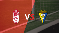 comienza el partido entre granada y cadiz en el estadio nuevo de los carmenes comienza el partido entre granada y cadiz en el estadio nuevo de los carmenes